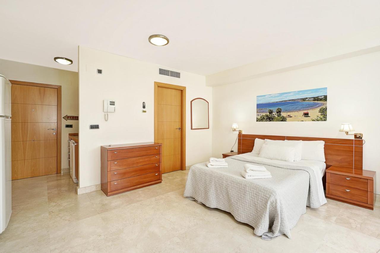 Apartamento En 1ª Linea De Playa, Estepona Centro Bagian luar foto